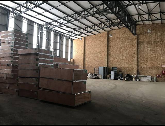 1,061M² WAREHOUSE TO LET IN NORTH RIDING
